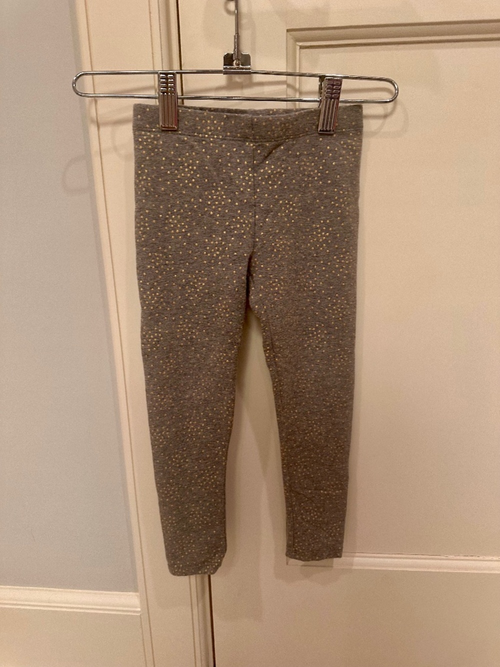 Girl’s OshKosh B’Gosh Gold Dot Gray Leggings Size 4